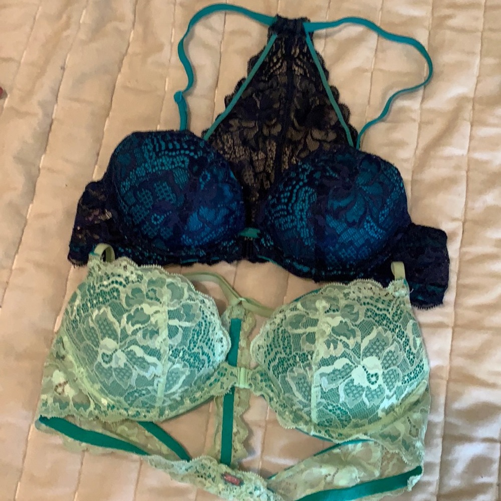 34B VICTORIA SECRET BRALETTES